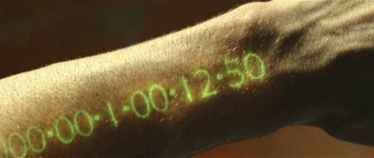 영화 인타임(In Time, 2011) 시간은 곧 돈이다! 17 영화 인타임 팔뚝에 새겨진 카운트 바디 시계